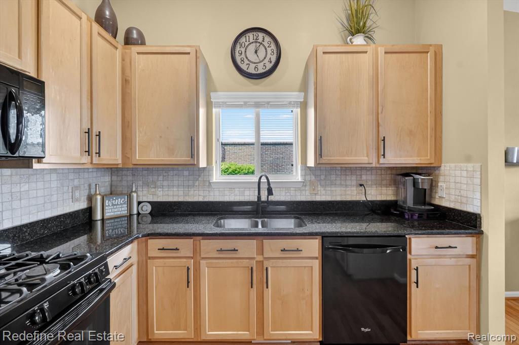 42060 Salem Court, Belleville, MI 48111 — Photo 14