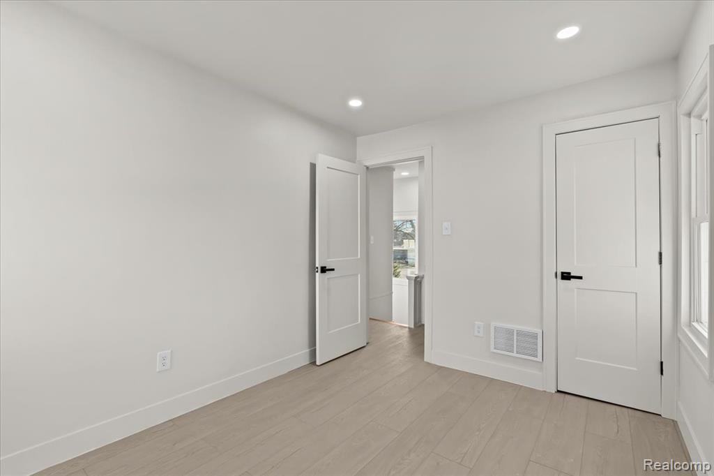 26059 Brush Street, Madison Heights, MI 48071 — Photo 28