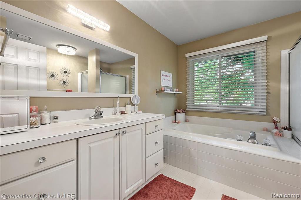 42683 Wimbleton Way, Novi, MI — Photo 26
