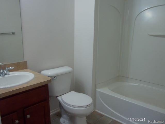 649 LEWA DOWNS Drive, Pontiac, MI 48341 — Photo 11