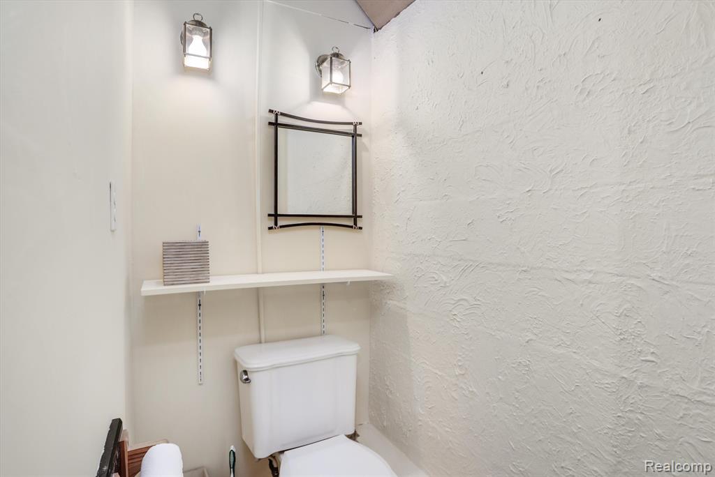 4985 MOHAWK Avenue, Clarkston, MI 48348 — Photo 36