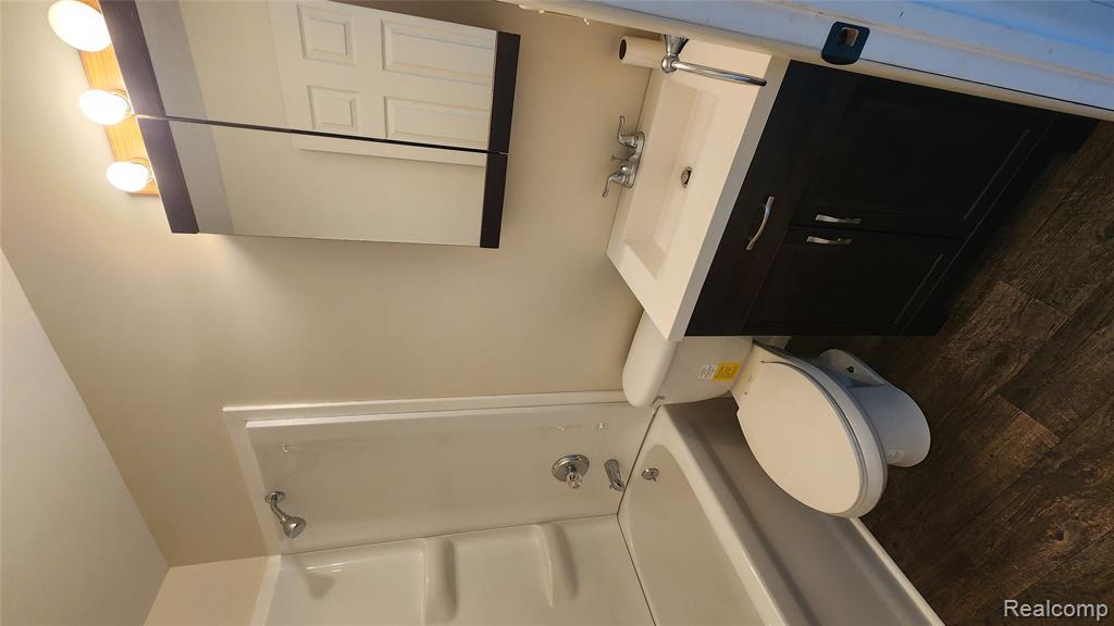 1233 W Coldwater Road, Flint, MI 48505 — Photo 8