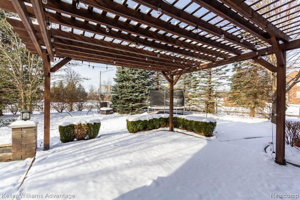 24975 Bloomfield Court, Novi, MI — Photo 53