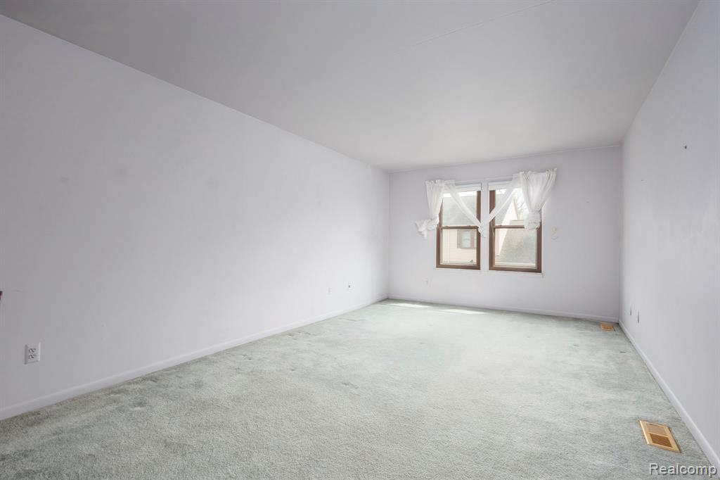 8707 Forest Court, Warren, MI 48093 — Photo 17
