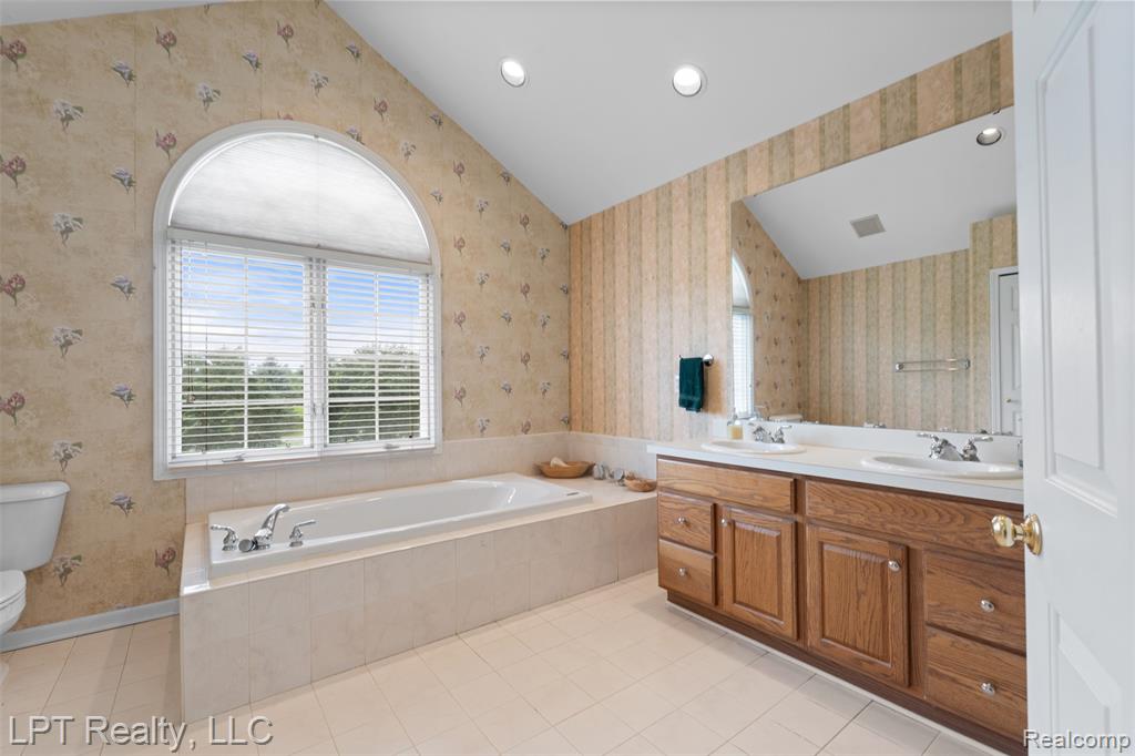 9968 Tuscany Valley Way, South Lyon, MI 48178 — Photo 32