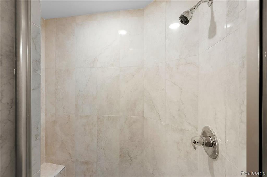 50437 MISTWOOD Drive, Macomb, MI 48042 — Photo 35