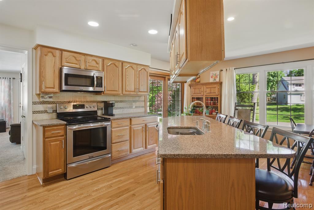 4371 Waverly Drive, Waterford, MI 48329 — Photo 8