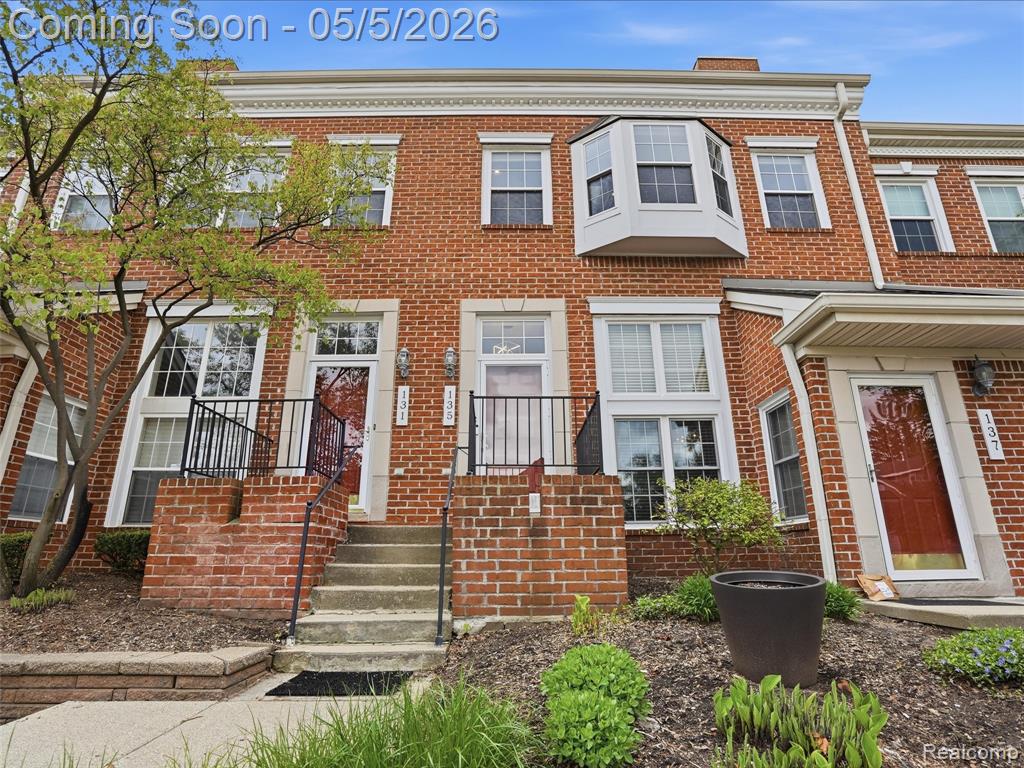 135 W Kenilworth Avenue, Royal Oak, MI 48067 — Photo 2
