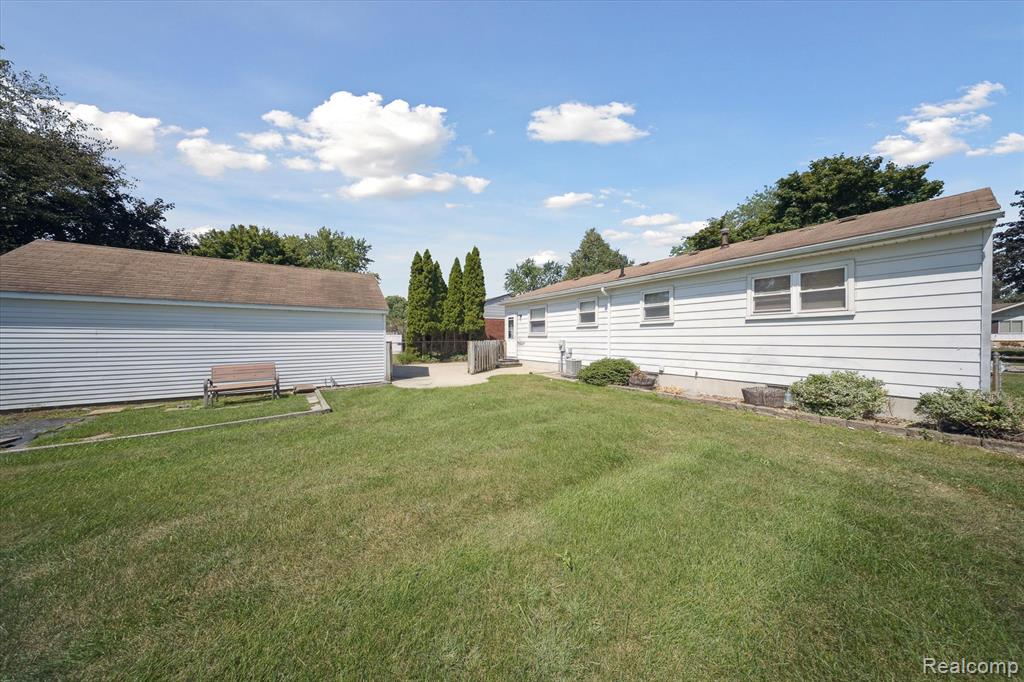 429 Cambridge Avenue, South Lyon, MI 48178 — Photo 31