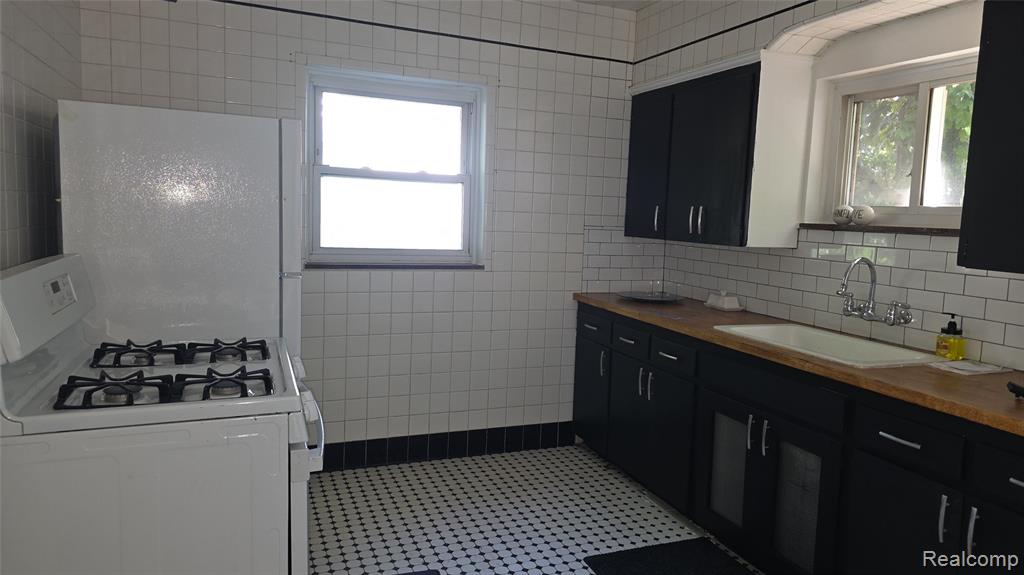 1332 Fort Park Boulevard, Lincoln Park, MI 48146 — Photo 27
