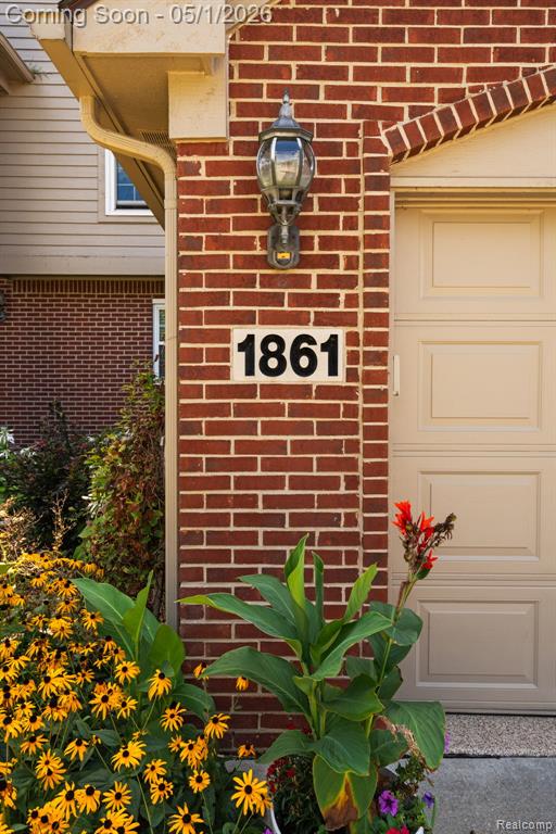 1861 Twin Sun Circle, Walled Lake, MI 48390 — Photo 8