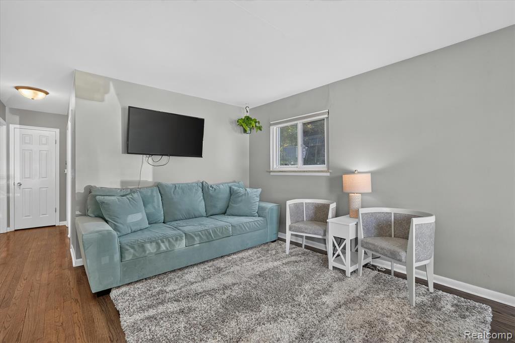 852 Manor Drive, Milford, MI 48381 — Photo 5