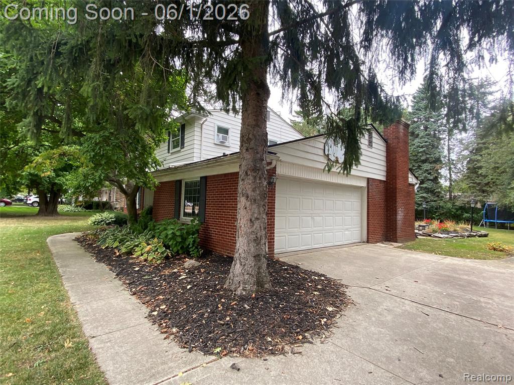 1707 Fox River Drive, Bloomfield Hills, MI 48304 — Photo 23