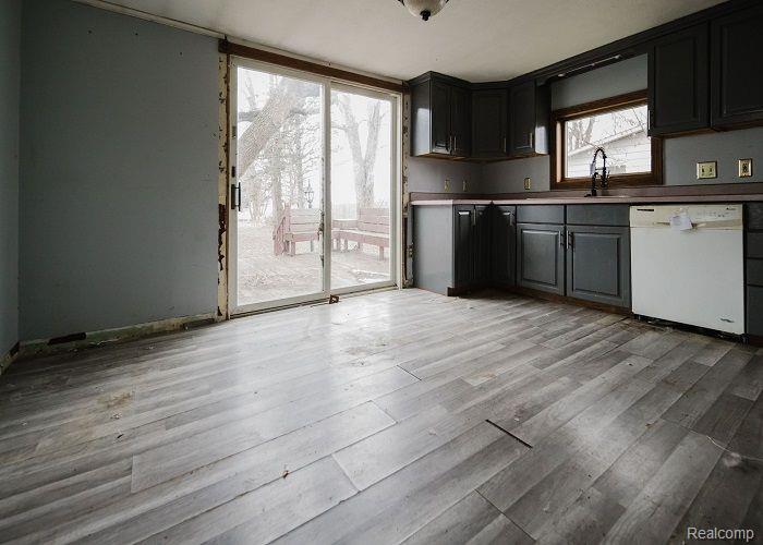241 W CHESTNUT Street, Breckenridge, MI 48615 — Photo 14