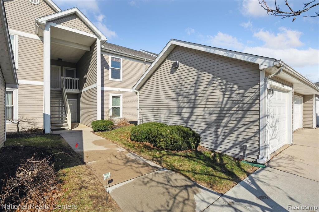 1490 FOX POINTE Circle, Ann Arbor, MI 48108 — Photo 2