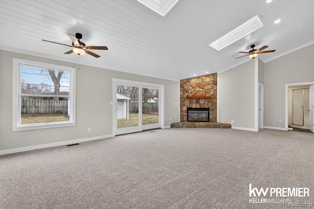 5658 Crescent Road, Waterford, MI 48327 — Photo 14