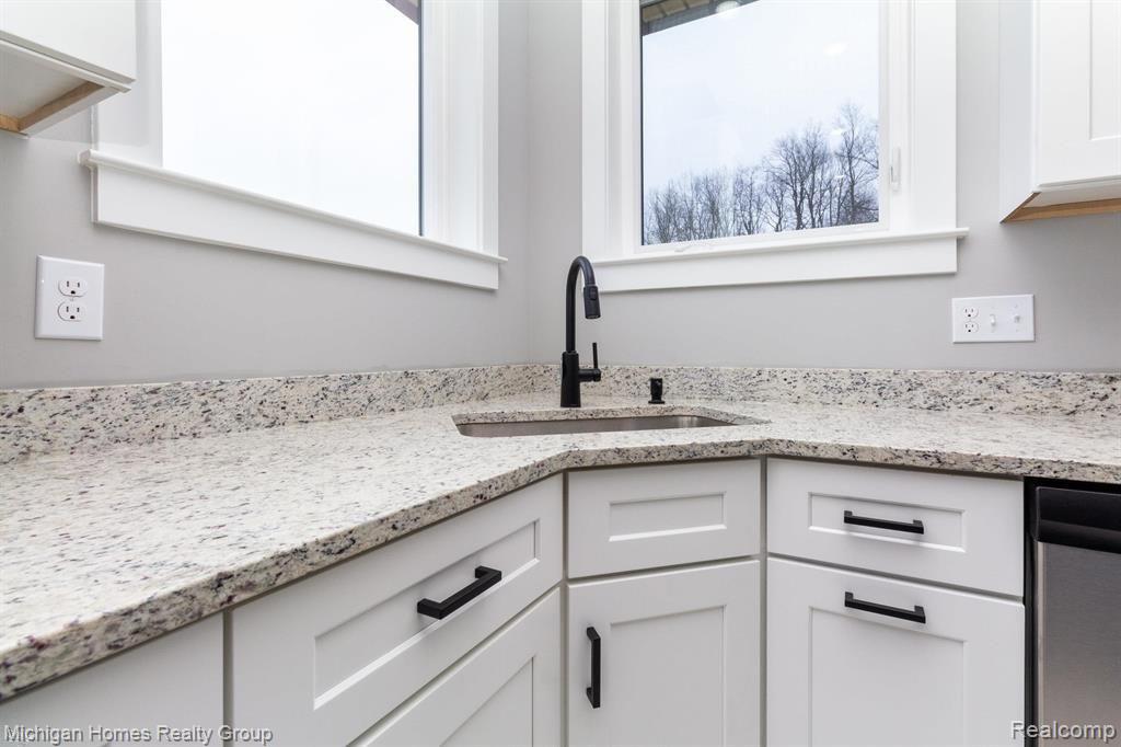 2910 LOON Drive, Wixom, MI 48393 — Photo 69
