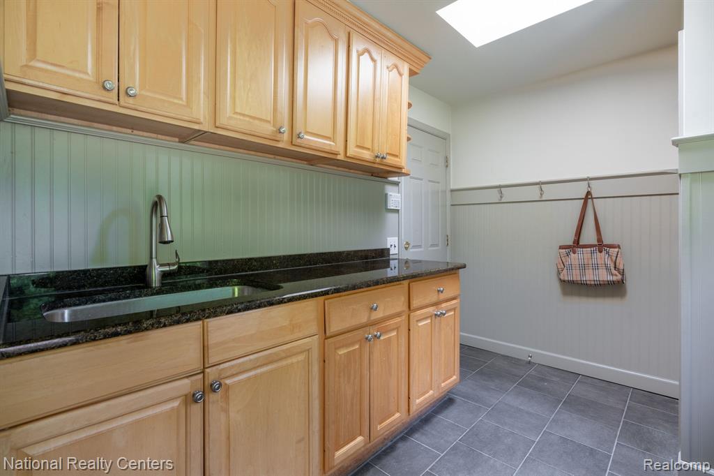 31467 Old Cannon Road, Beverly Hills, MI 48025 — Photo 20