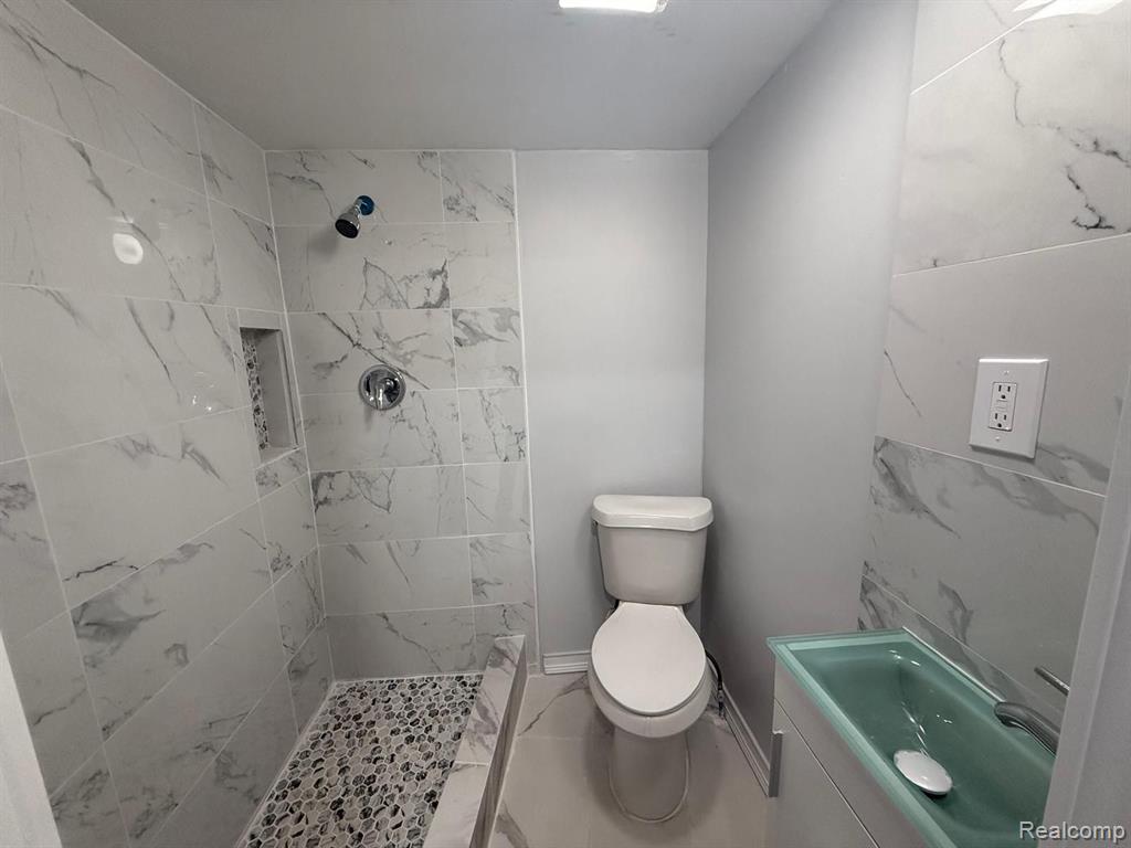 6825 PLAINVIEW Avenue, Detroit, MI 48228 — Photo 6