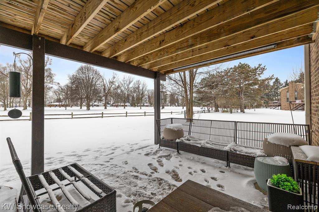 4687 Fairway Court, Waterford, MI 48328 — Photo 43