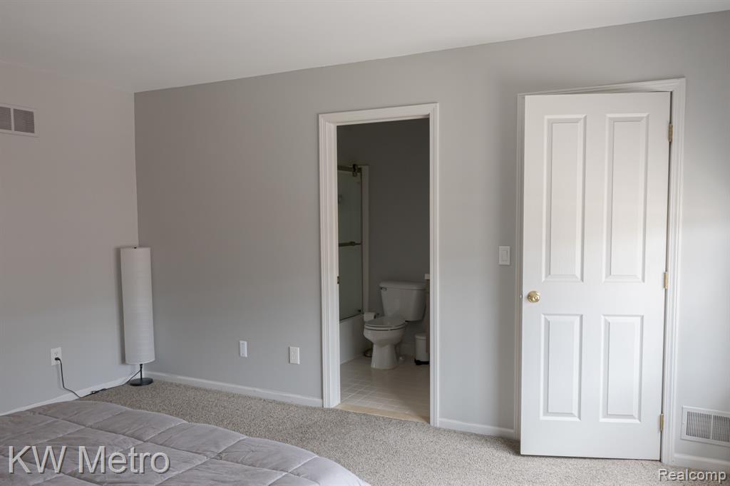 25493 Saint James, Southfield, MI 48075 — Photo 17