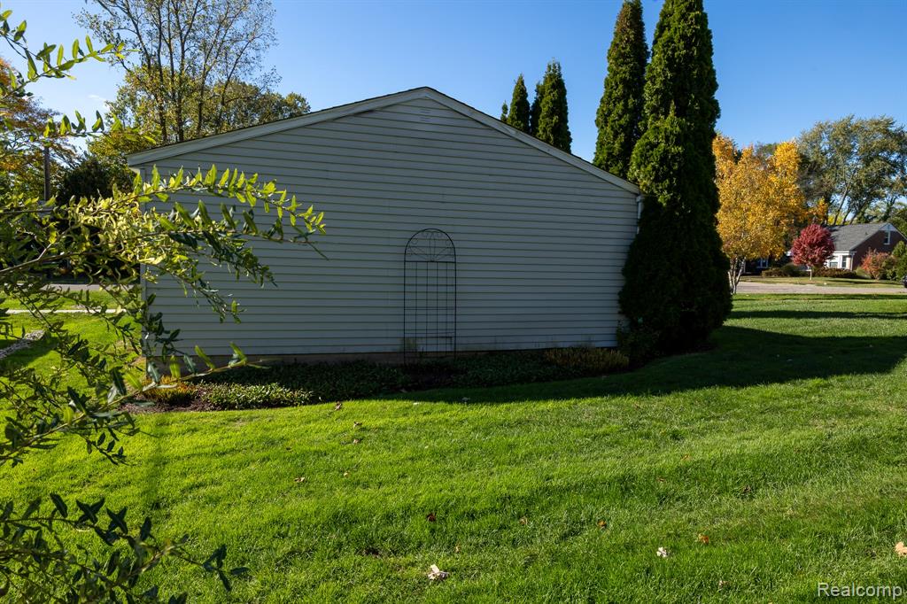 16329 Birwood Avenue, Beverly Hills, MI 48025 — Photo 37