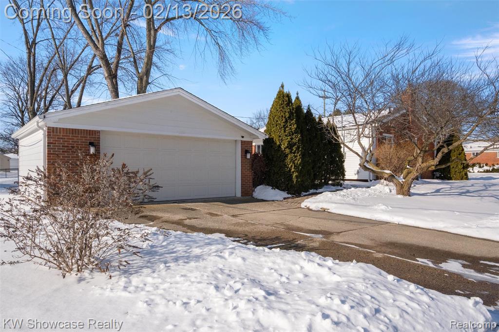 42011 Brentwood Drive, Plymouth, MI 48170 — Photo 36