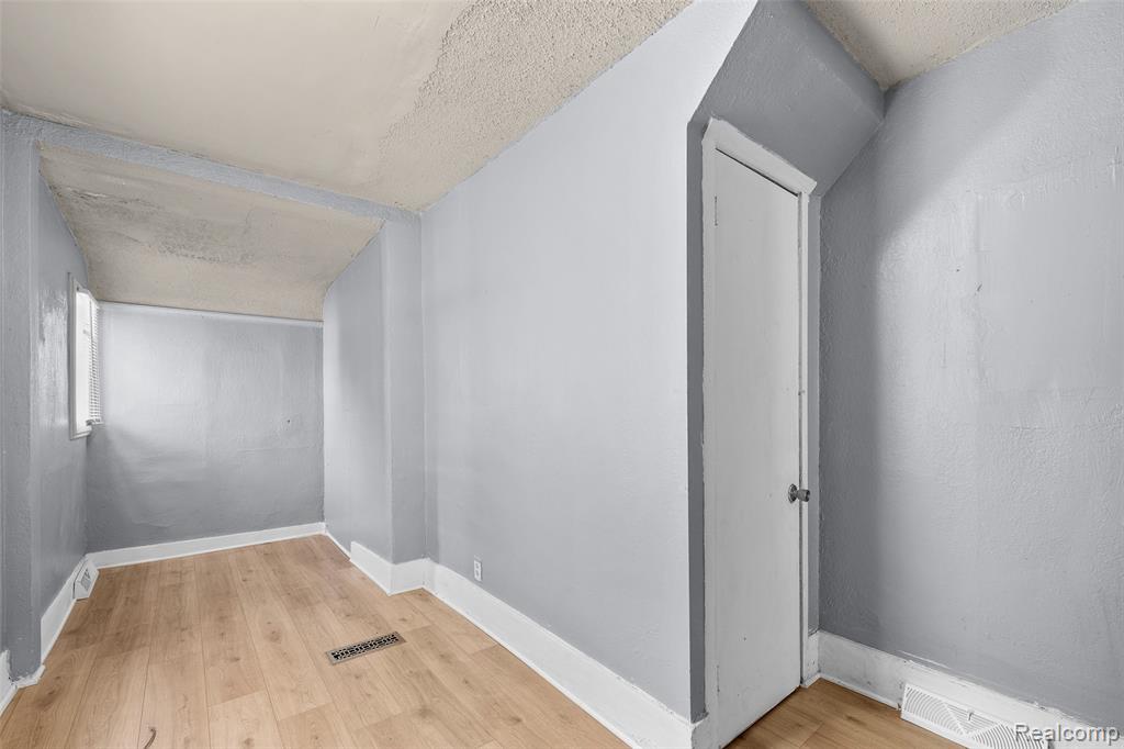 6816 Westwood Street, Detroit, MI 48228 — Photo 19