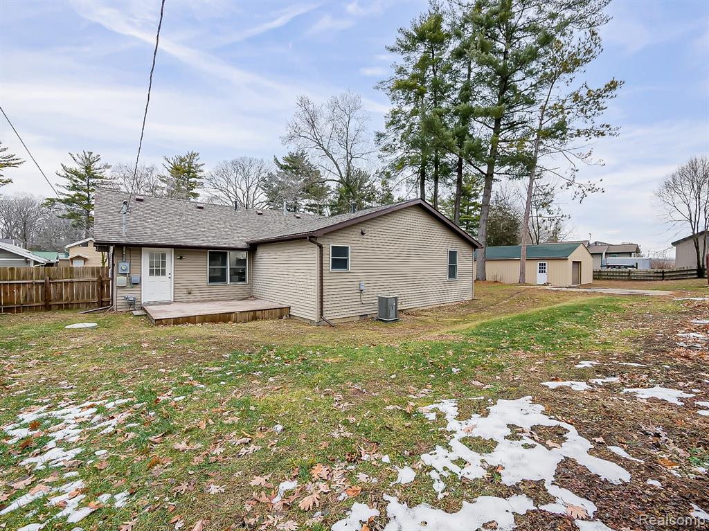 4744 Midland Drive, Pinckney, MI 48169 — Photo 37