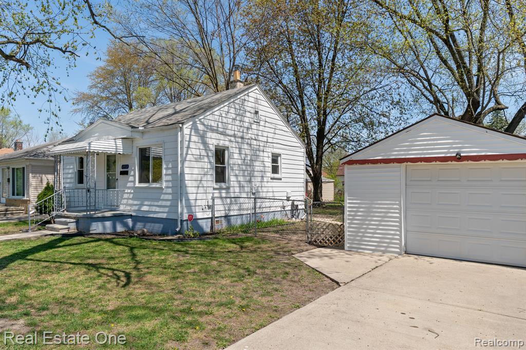 4957 ZIEGLER Street, Dearborn Heights, MI 48125 — Photo 15