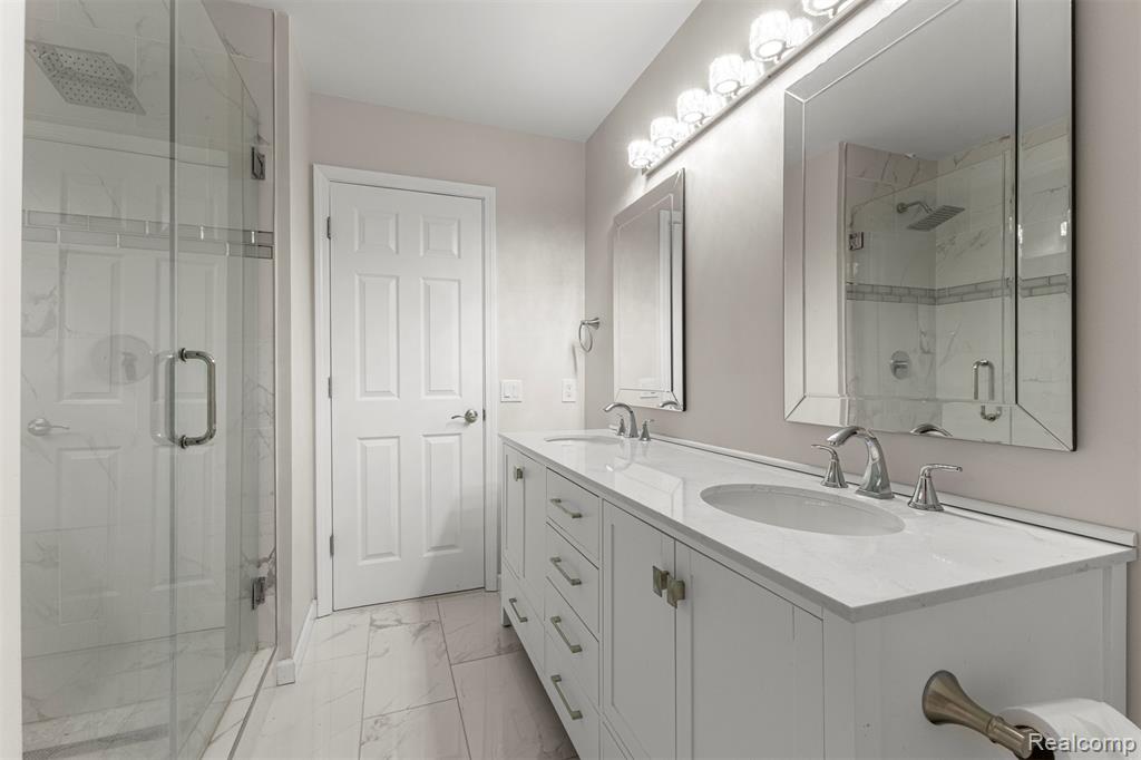 7978 Hoffman Drive, Waterford, MI 48327 — Photo 24