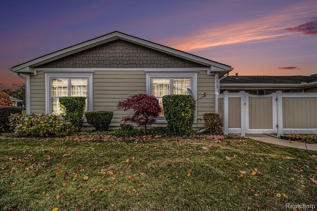 39824 Village Wood Circle, Novi, MI — Photo 3