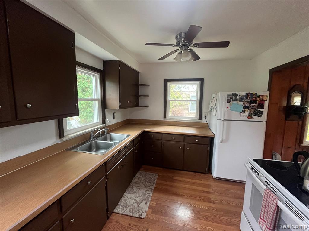 853 Merritt Avenue, Orion, MI 48362 — Photo 9