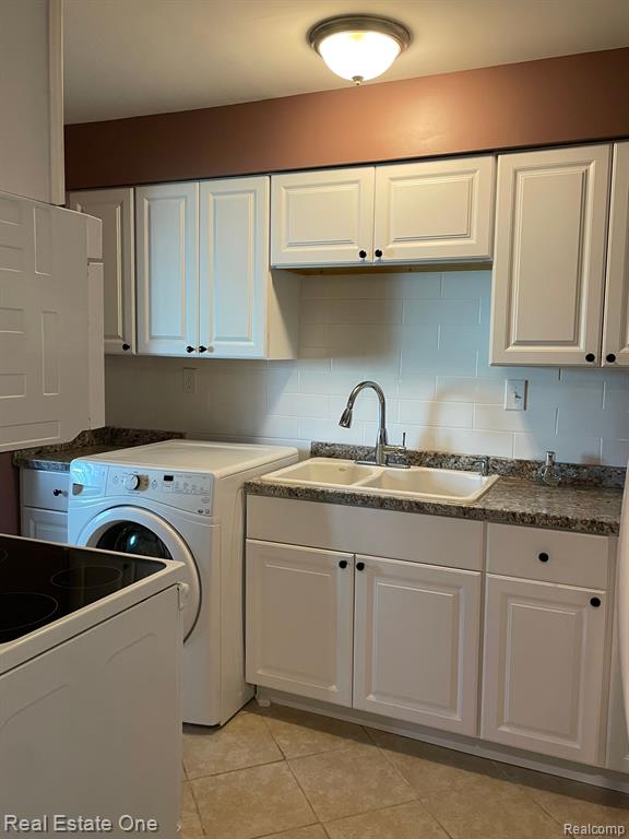 1864 COLONIAL VILLAGE Way, 2, Waterford, MI 48328 — Photo 6