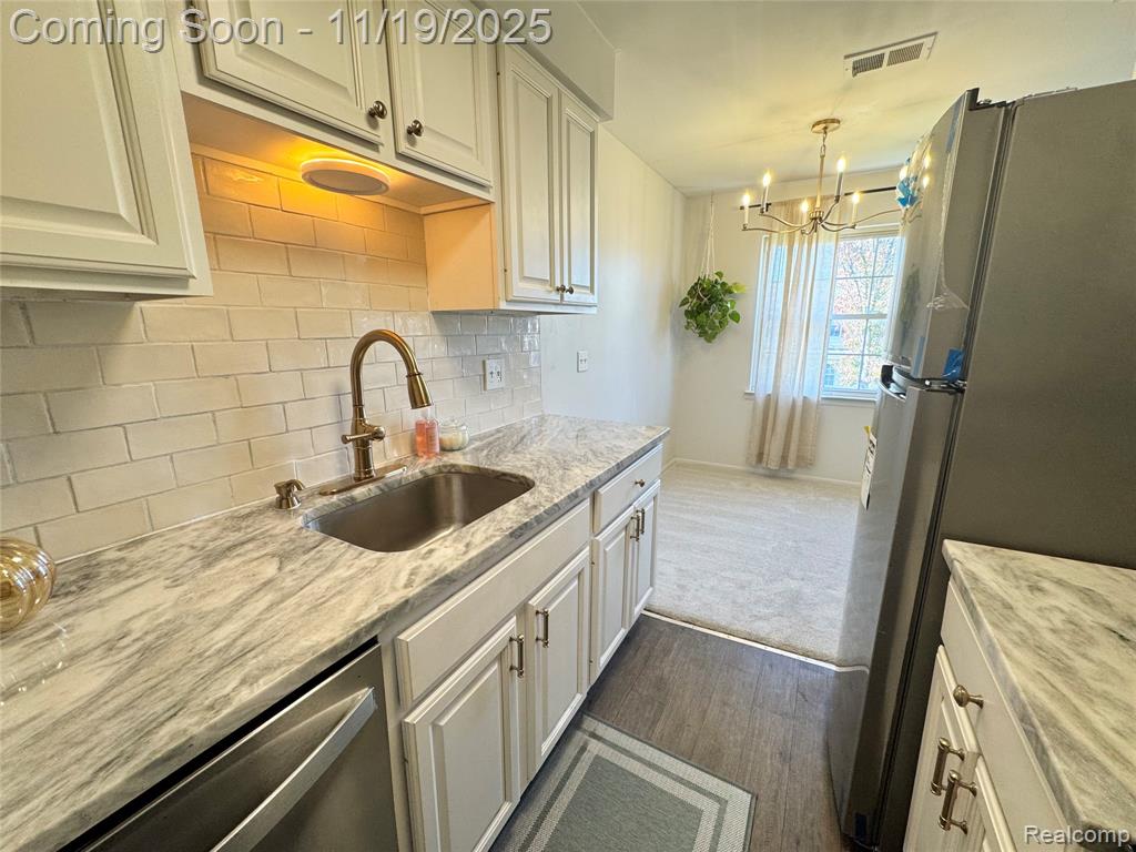 140 Princeton Drive, South Lyon, MI 48178 — Photo 12