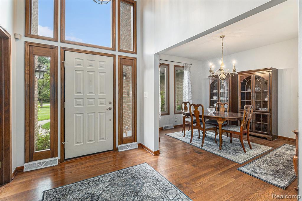 5895 Meadows Drive, Clarkston, MI 48348 — Photo 7