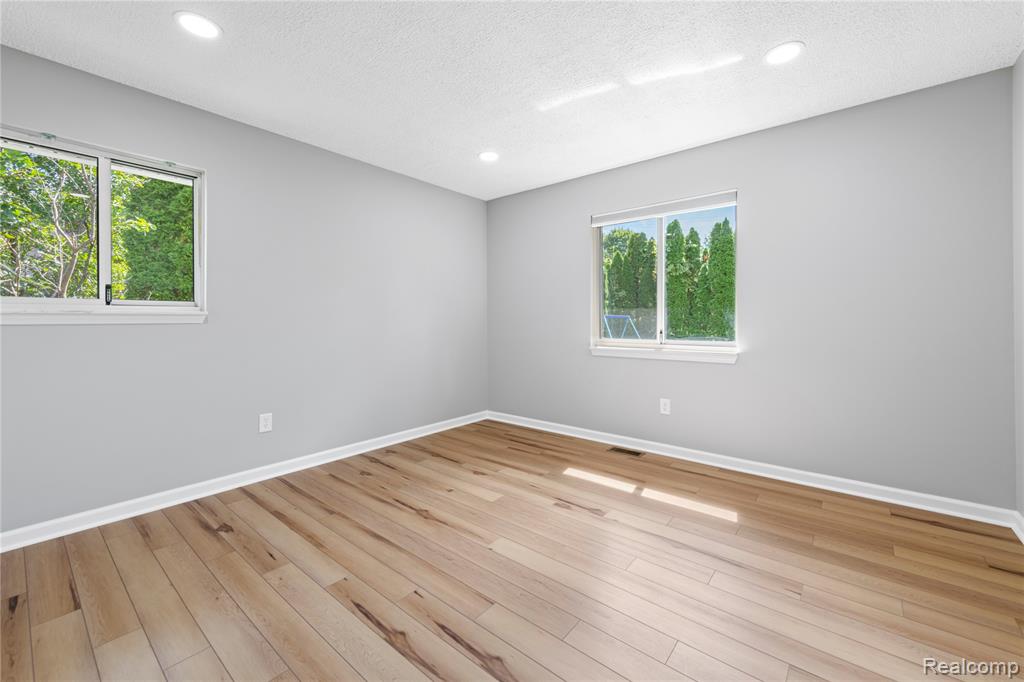 9662 Waterway Drive, Grosse Ile, MI 48138 — Photo 20