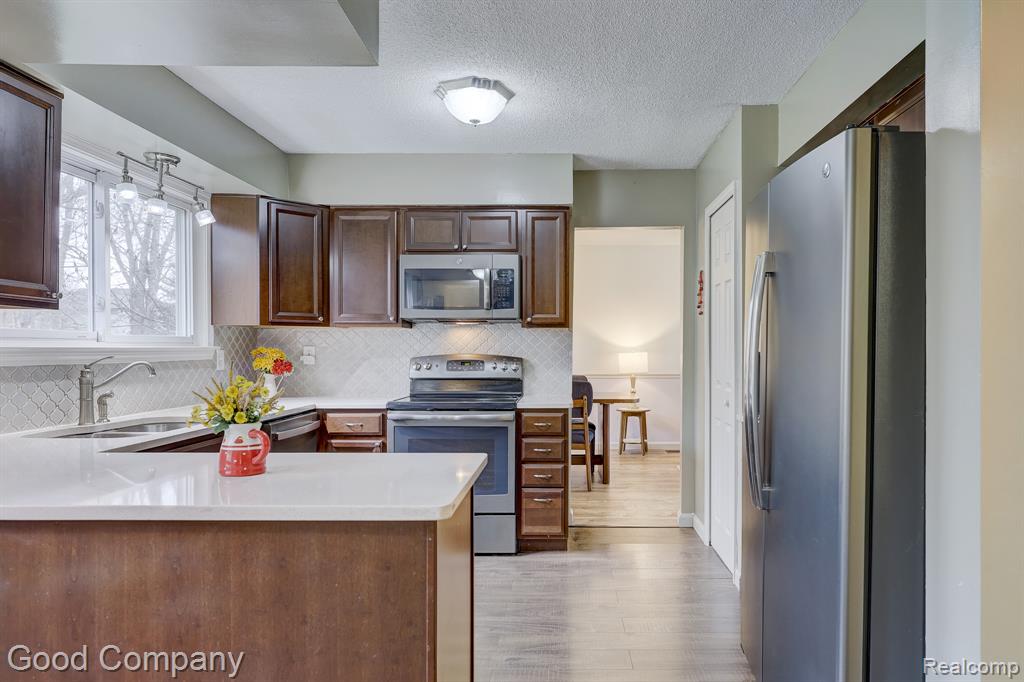 42293 Saltz Road, Canton, MI 48187 — Photo 16