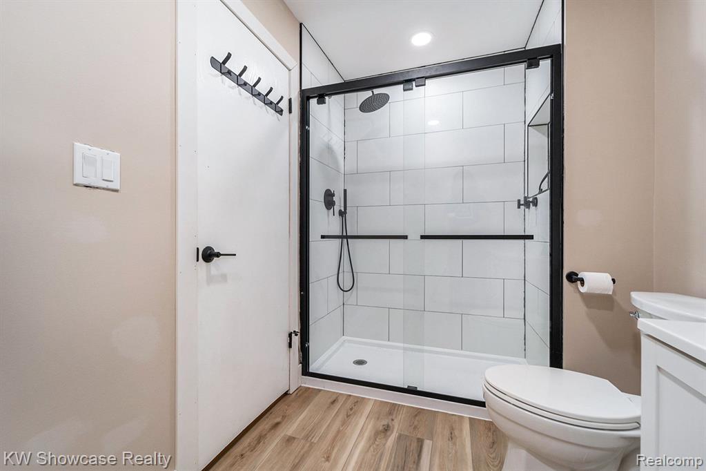 895 S PONTIAC Trail, C206, Walled Lake, MI 48390 — Photo 16