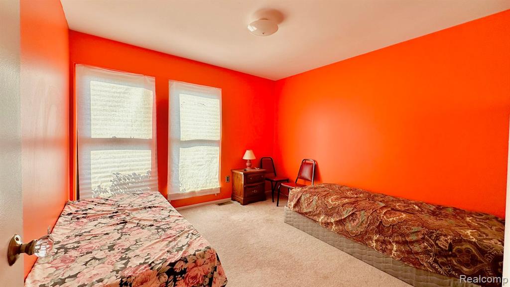 2751 ROUNDTREE Drive, Troy, MI 48083 — Photo 12