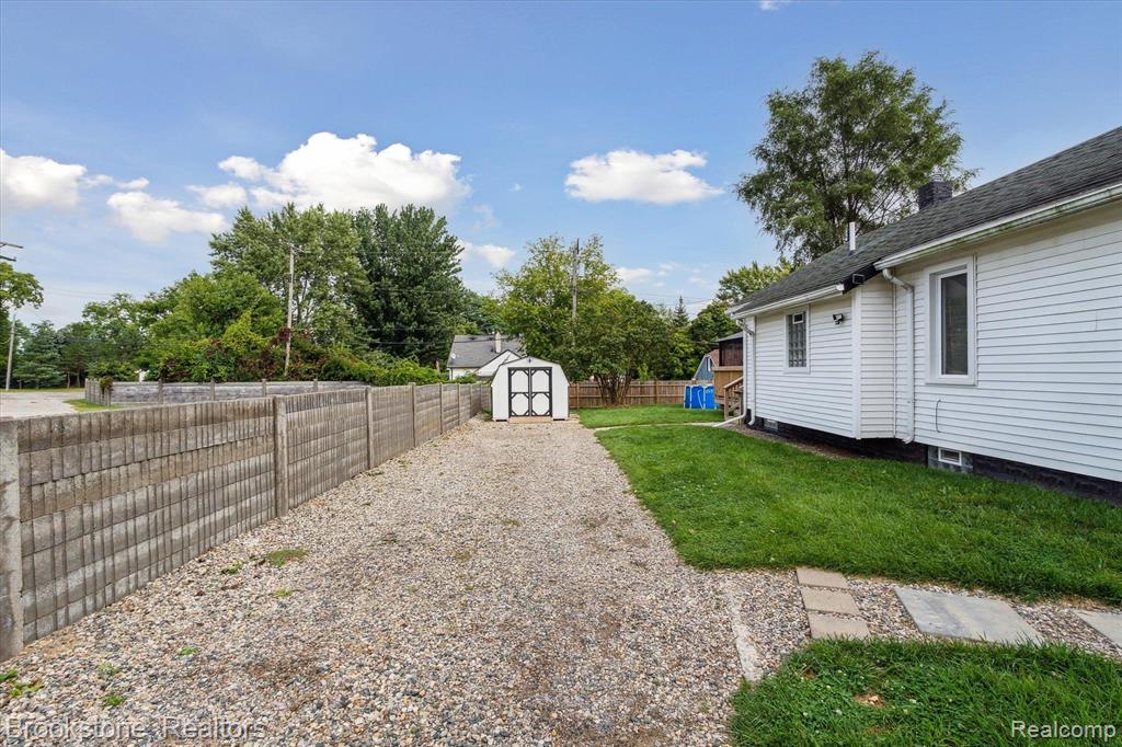 944 MELROSE Street, Pontiac, MI 48340 — Photo 31