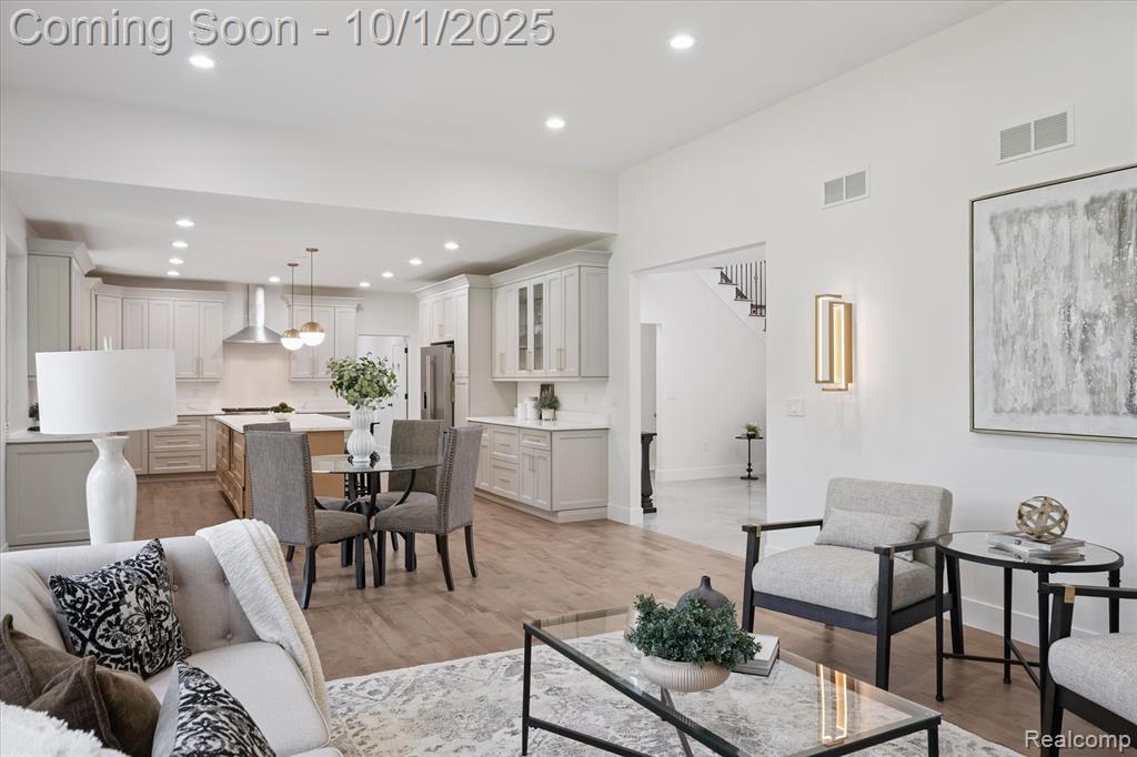46676 Grand Oak Court, Canton, MI 48187 — Photo 10
