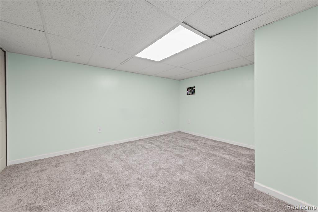 4900 Kadena Court, Sterling Heights, MI 48310 — Photo 28