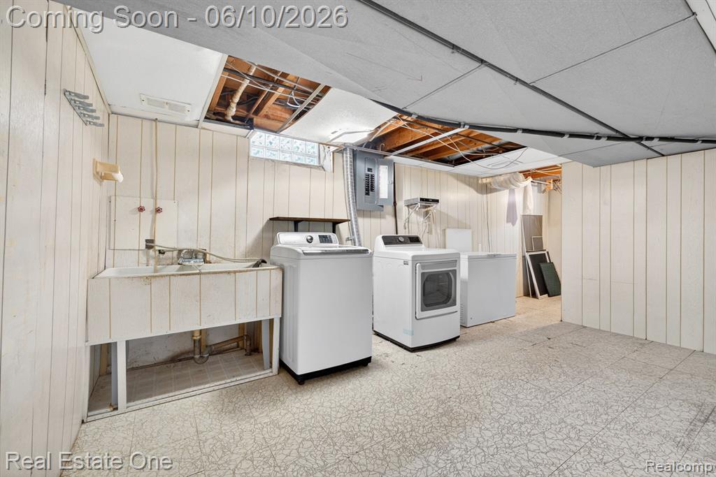 9421 Pine Street, Taylor, MI 48180 — Photo 18