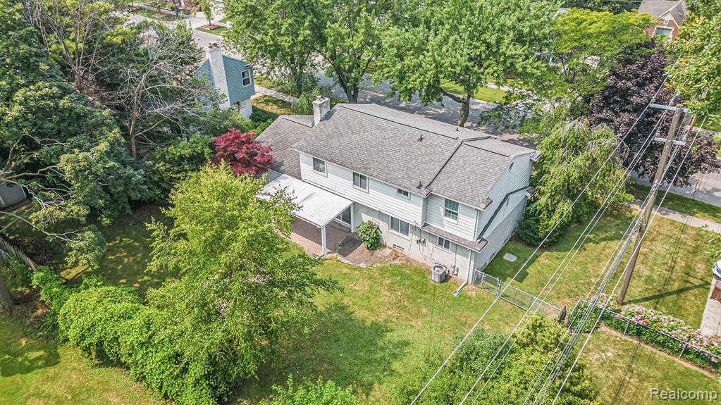 20740 Marter Road, Grosse Pointe Woods, MI 48236 — Photo 25