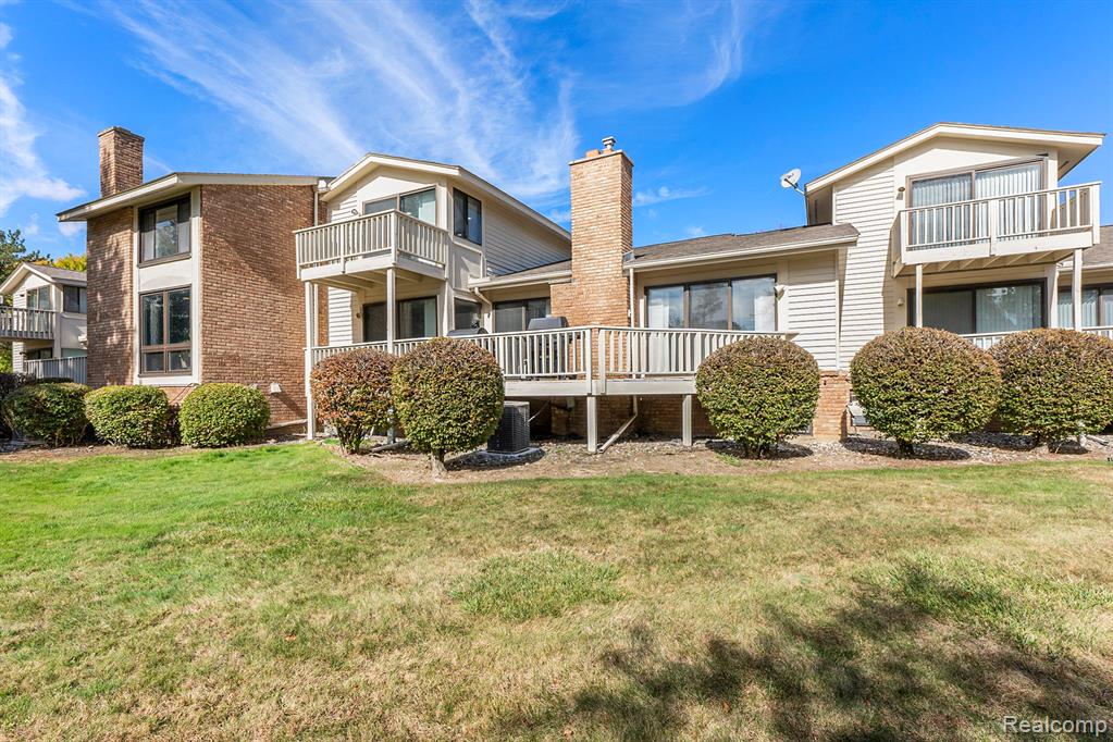 7006 Bridge Way, West Bloomfield, MI — Photo 35