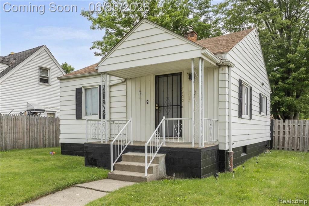 7400 Dolphin, Redford, MI 48239 — front exterior