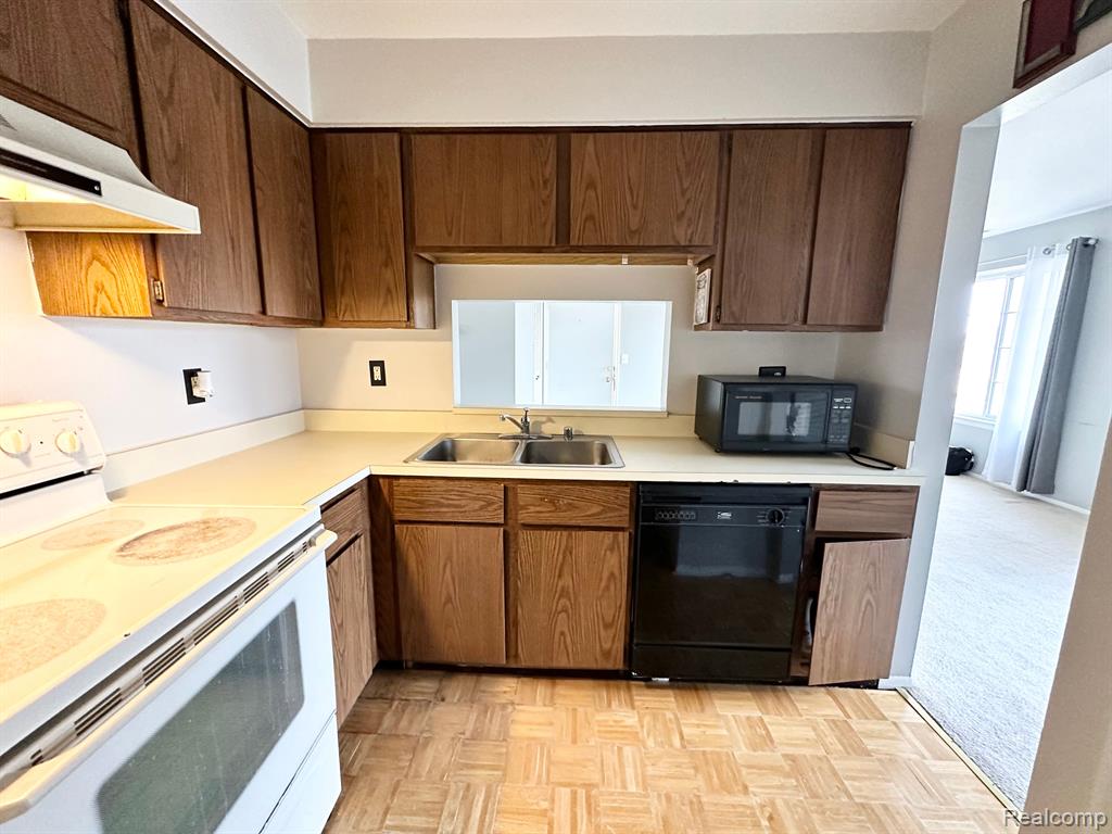 51316 Johns Drive, 14, Chesterfield, MI 48047 — Photo 11