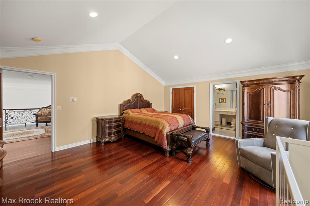 5679 Branford Drive, West Bloomfield, MI — Photo 45