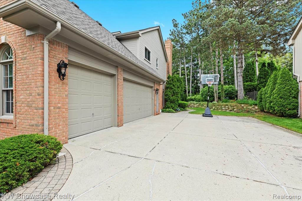 52890 Seven Oaks Drive, Shelby Twp, MI 48316 — Photo 41